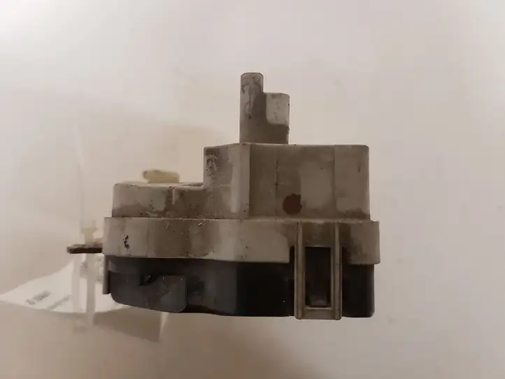 Citroen C5 (2004 - 2008)   Замок передней двери