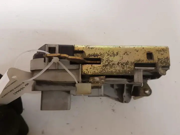 Citroen C5 (2004 - 2008)   Замок передней двери