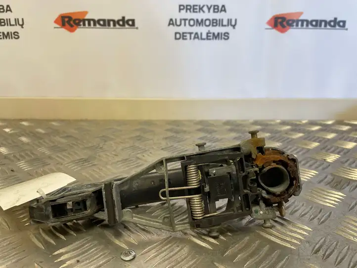 Volkswagen Golf Plus (2004 - 2008)   Наружная ручка