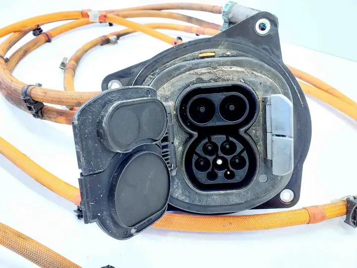 BMW i4 (2021 - )  5A38834 Плюсовый провод (аккумулятора)