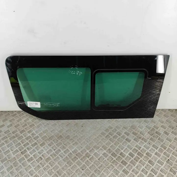 Opel Vivaro (2014 - 2018) 833430064R Боковое стекло в середине кузова — фото 1