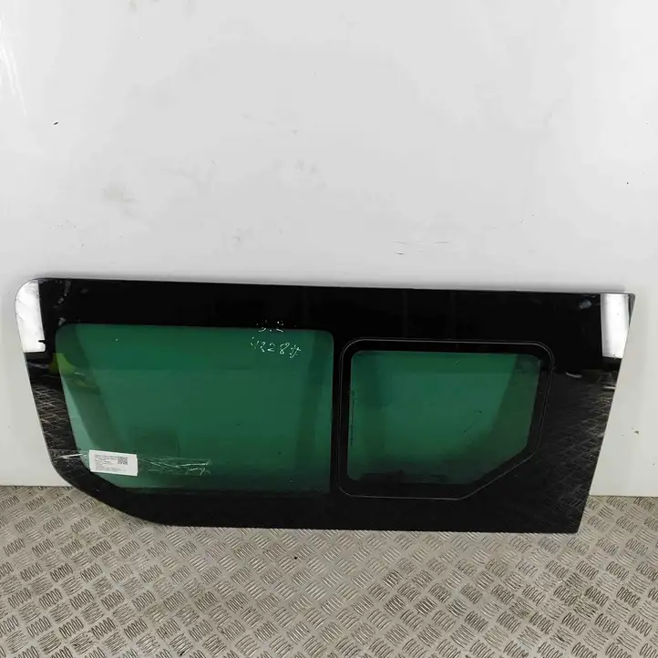 Opel Vivaro (2014 - 2018) 833430064R Боковое стекло в середине кузова — фото 4