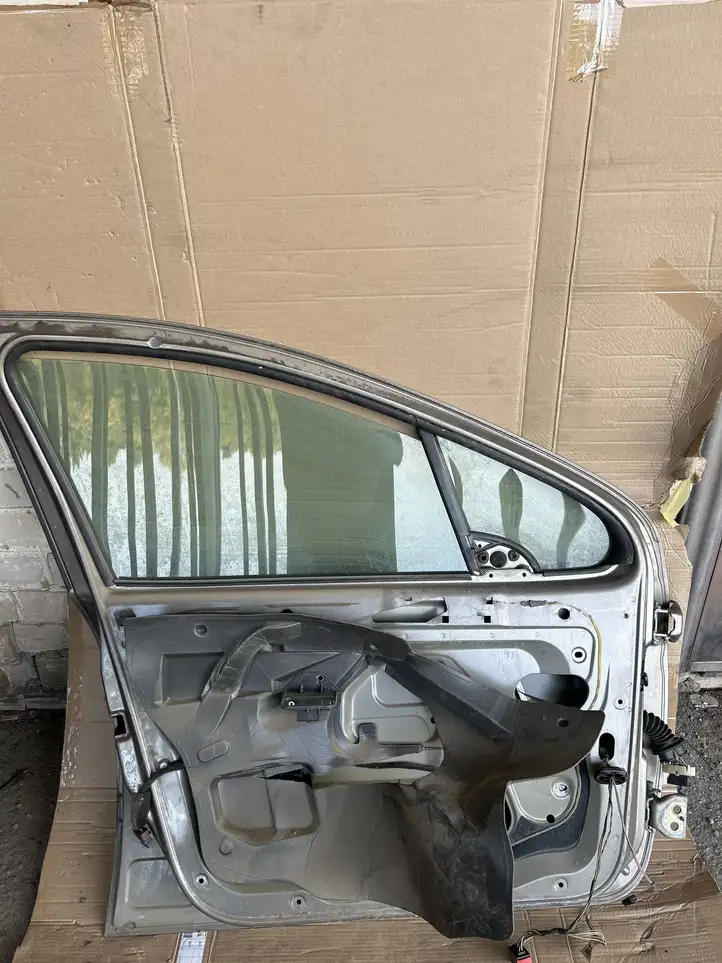 Peugeot 407 (2004 - 2011) Дверь — фото 2
