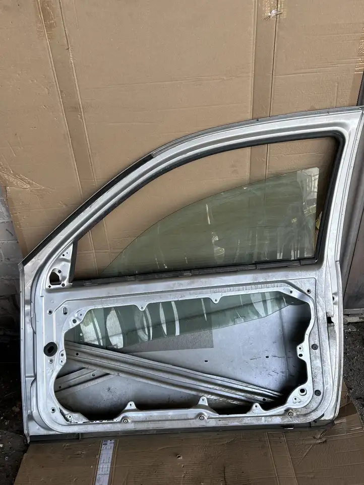 Volkswagen Golf IV (1998 - 2005) Дверь — фото 2
