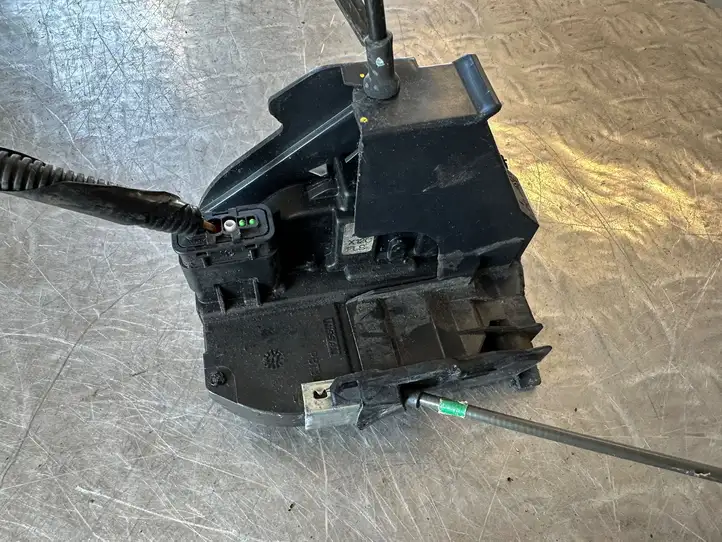 Nissan Juke I F15 (2010 - 2018) 2X12CFLS Замок передней двери — фото 4