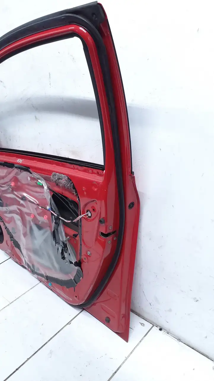 Toyota Yaris (2005 - 2009) Дверь — фото 6