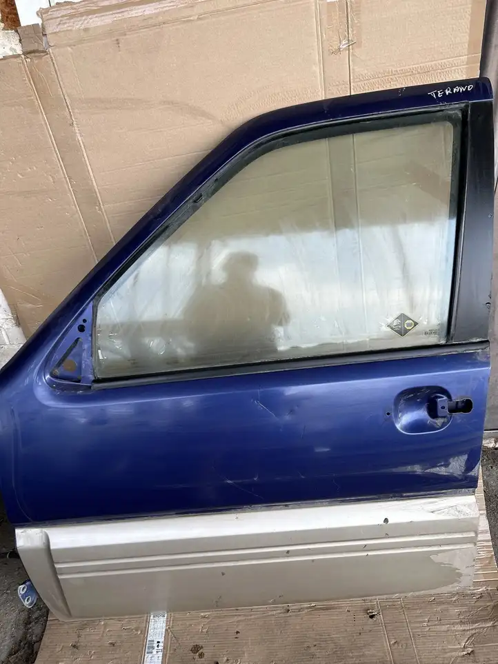 Nissan Terrano (1992 - 2006) Дверь — фото 1