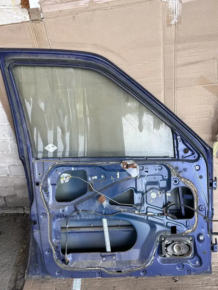 Nissan Terrano (1992 - 2006) Дверь — фото 3