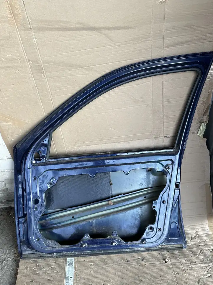 Volkswagen Golf IV (1998 - 2005) Дверь — фото 2