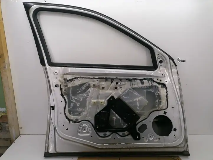 Cadillac CTS (2002 - 2007) Дверь — фото 4