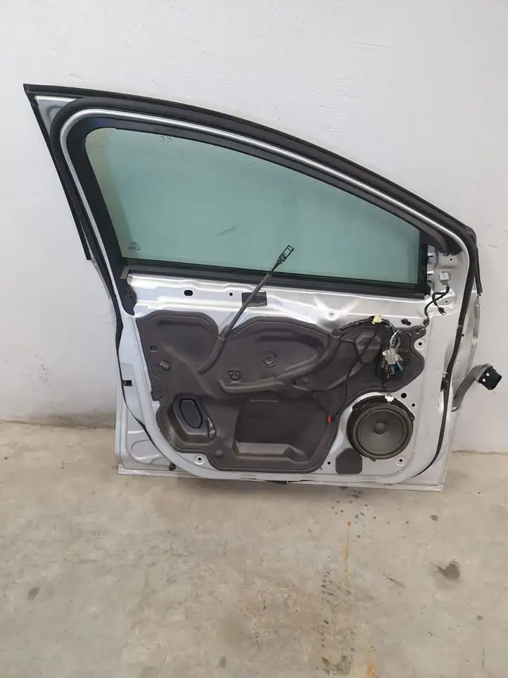 Ford Focus (2011 - 2015) Дверь — фото 4