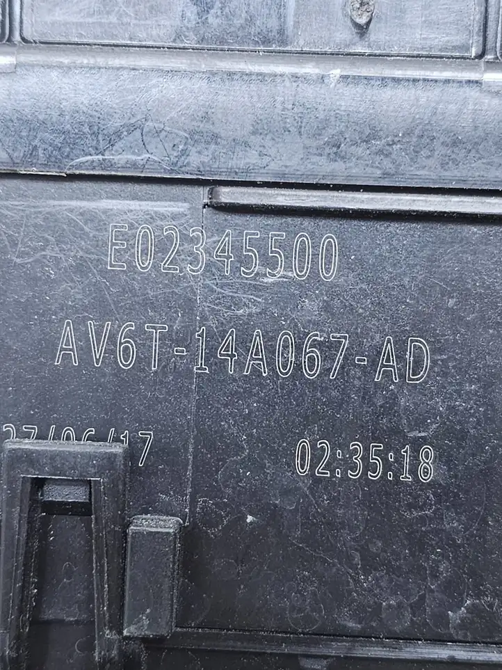 Ford Focus (2015 - 2019) AV6T14A067AD Блок предохранителей (комплект) — фото 4