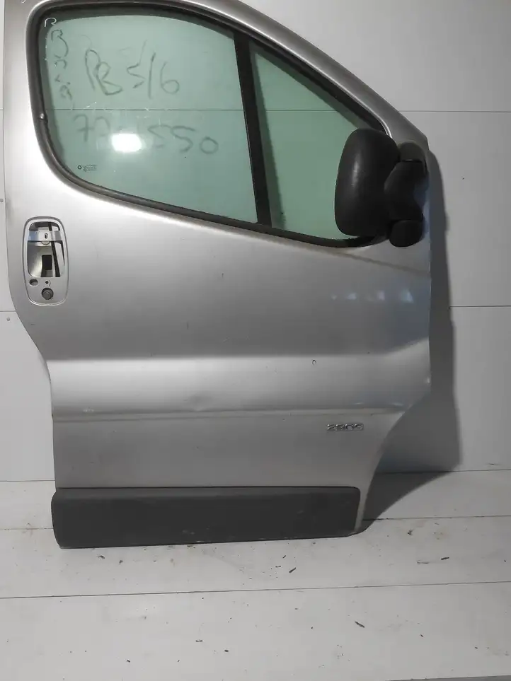 Opel Vivaro (2006 - 2014) Дверь — фото 1