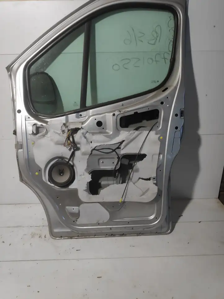 Opel Vivaro (2006 - 2014) Дверь — фото 2