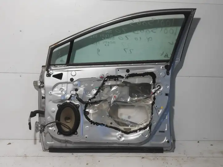 Toyota Avensis T250 (2006 - 2009)   Дверь