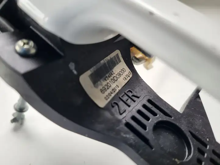 Toyota Yaris (2012 - 2014) Наружная ручка двери — фото 4