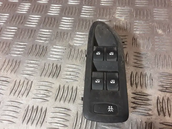 Renault Laguna II (2005 - 2007) Кнопка стеклоподъемников — фото 1
