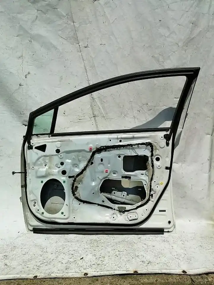 Toyota Avensis T270 (2012 - 2015) 6700105081 Дверь — фото 3