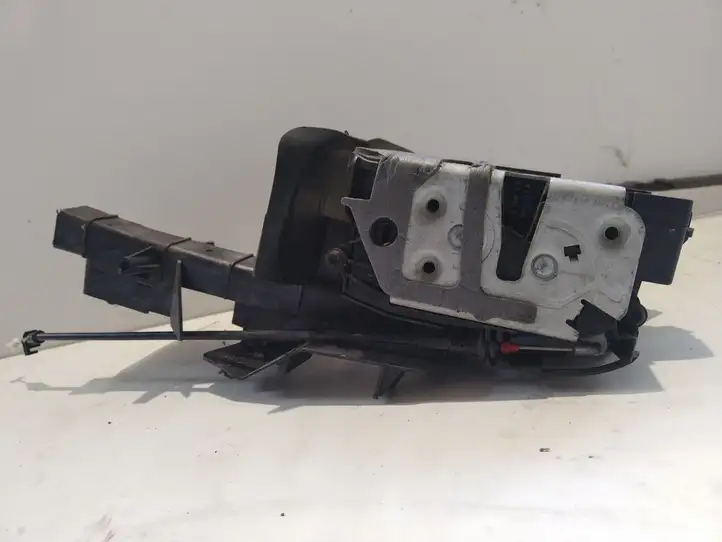 Ford Focus (2011 - 2015) BM5AA21813DB Замок передней двери — фото 4