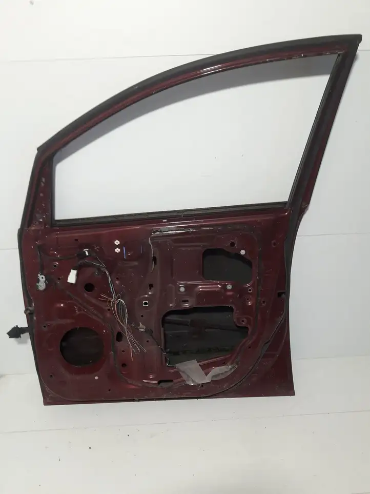 Toyota Avensis Verso (2004 - 2009) Дверь — фото 2