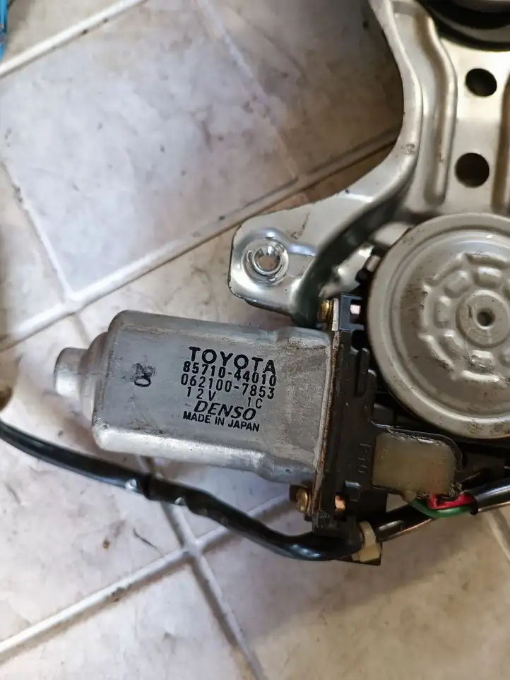 Toyota Previa (XR30, XR40) II (2000 - 2006) 8571044010 Электростеклоподъемник передний (комплект) — фото 2