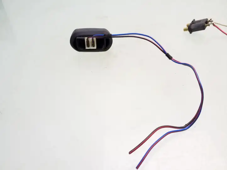 Mercedes-Benz Vaneo W414 (2001 - 2005)  9018200154 Контактное соединение дверей