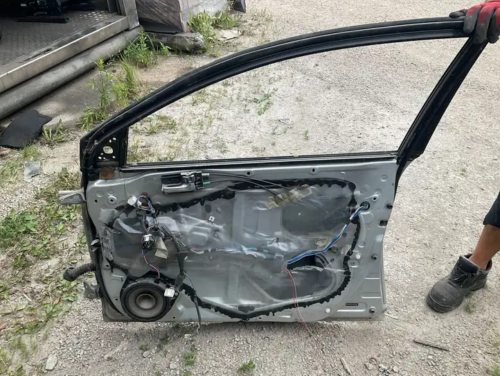 Toyota Avensis T250 (2003 - 2006) Дверь — фото 3