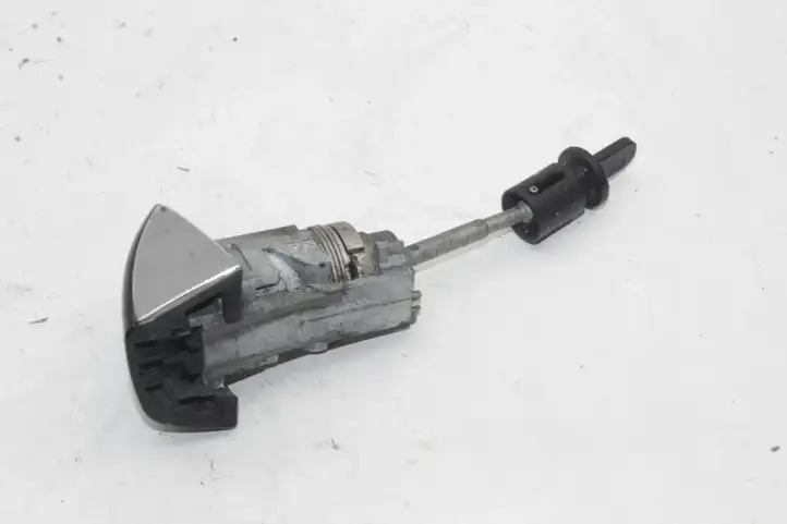 Audi A8 (2010 - 2014)   Замок передней двери