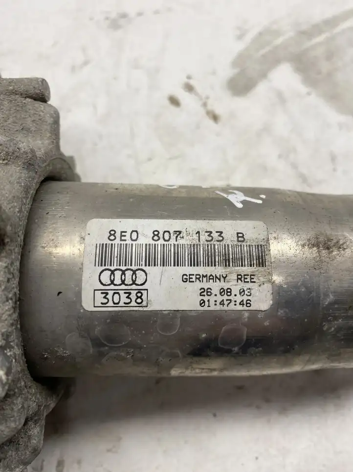 Audi A4 S4 B7 8E 8H (2004 - 2009) 8E0807133B Другая часть кузова — фото 2