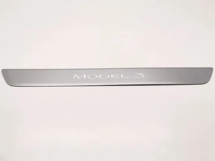 Tesla Model 3 (2017 - 2023) 109084400C Внутренняя отделка переднего порога — фото 1