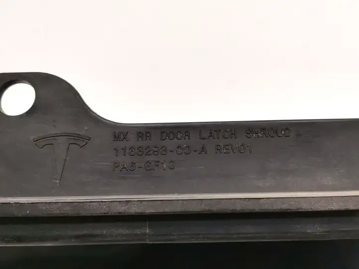 Tesla Model X (2015 - 2021) 1133293-00-A Прочая отделка задней двери — фото 3