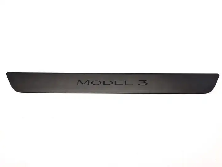 Tesla Model 3 (2017 - 2023) 1504763-00-C Внутренняя отделка переднего порога — фото 1