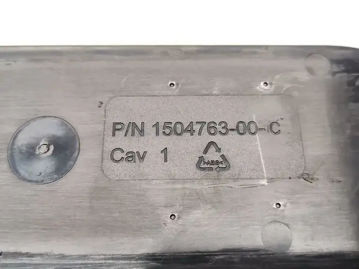 Tesla Model 3 (2017 - 2023) 1504763-00-C Внутренняя отделка переднего порога — фото 2