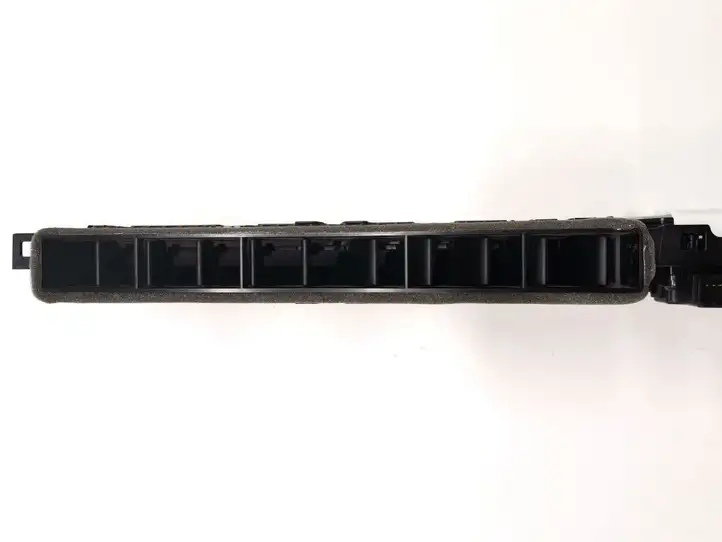 Tesla Model Y (2019 - 2024) 1083320-00-F Боковой воздушный дефлектор — фото 5