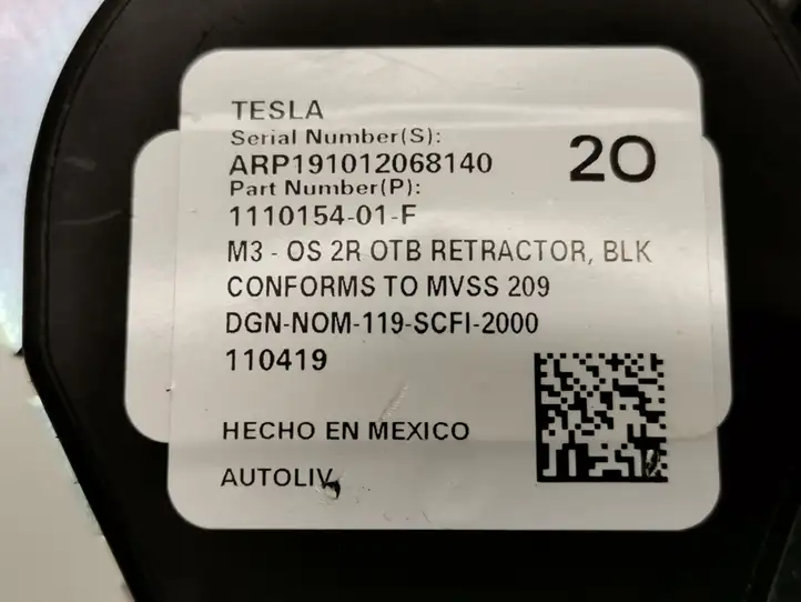 Tesla Model 3 (2017 - 2023) 1110154-01-F Задний ремень безопасности — фото 1
