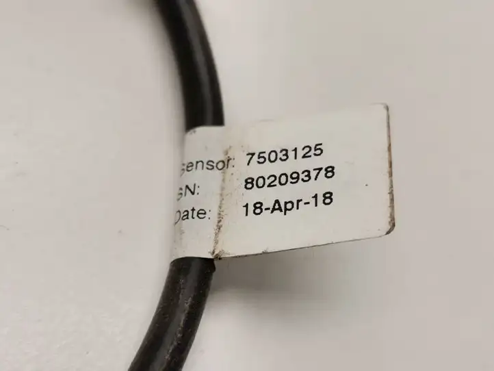 Tesla Model X (2015 - 2021) 1037560-00-E Прочая отделка задней двери — фото 5