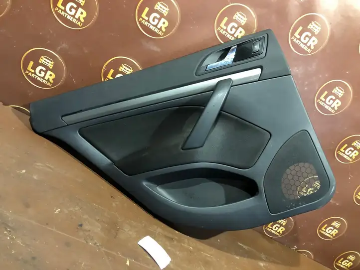 Skoda Octavia Mk2 (1Z) (2004 - 2013)   Обшивка задней двери