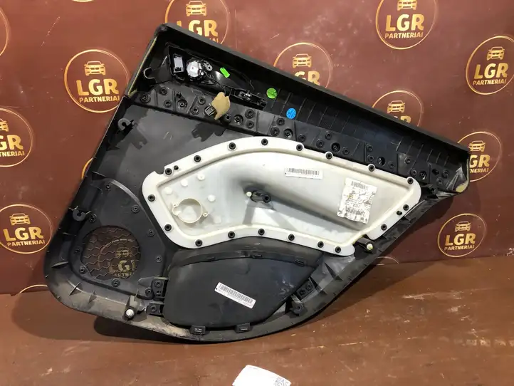 Skoda Octavia Mk2 (1Z) (2004 - 2013)   Обшивка задней двери