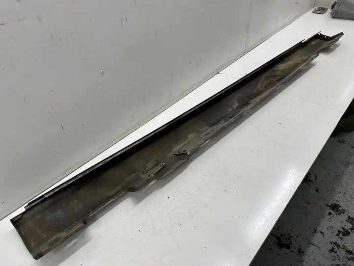 Mercedes-Benz E W212 (2009 - 2016)   Порог