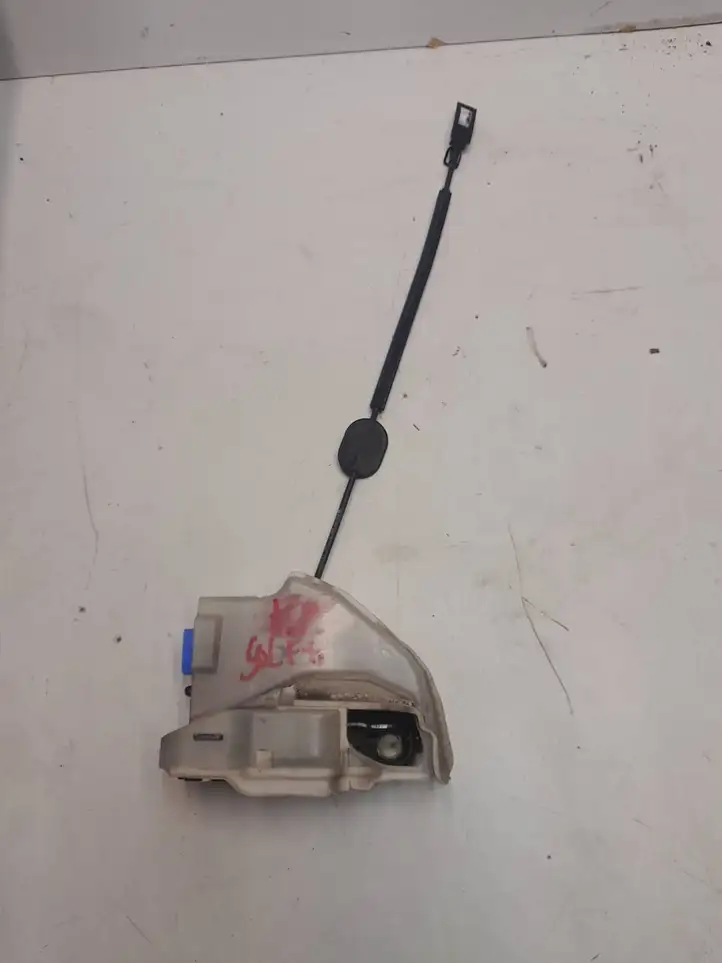 Volkswagen Golf Plus (2004 - 2008)  3D1837015AB Замок передней двери