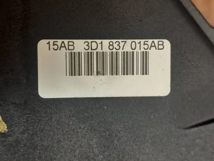 Volkswagen Golf Plus (2004 - 2008)  3D1837015AB Замок передней двери