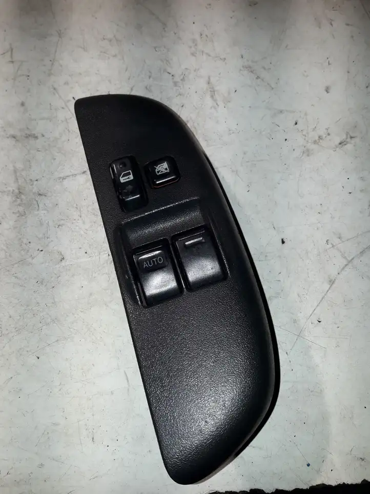 Toyota Yaris Verso (1999 - 2005) 8482052170 Блок кнопок стеклоподъемников — фото 1