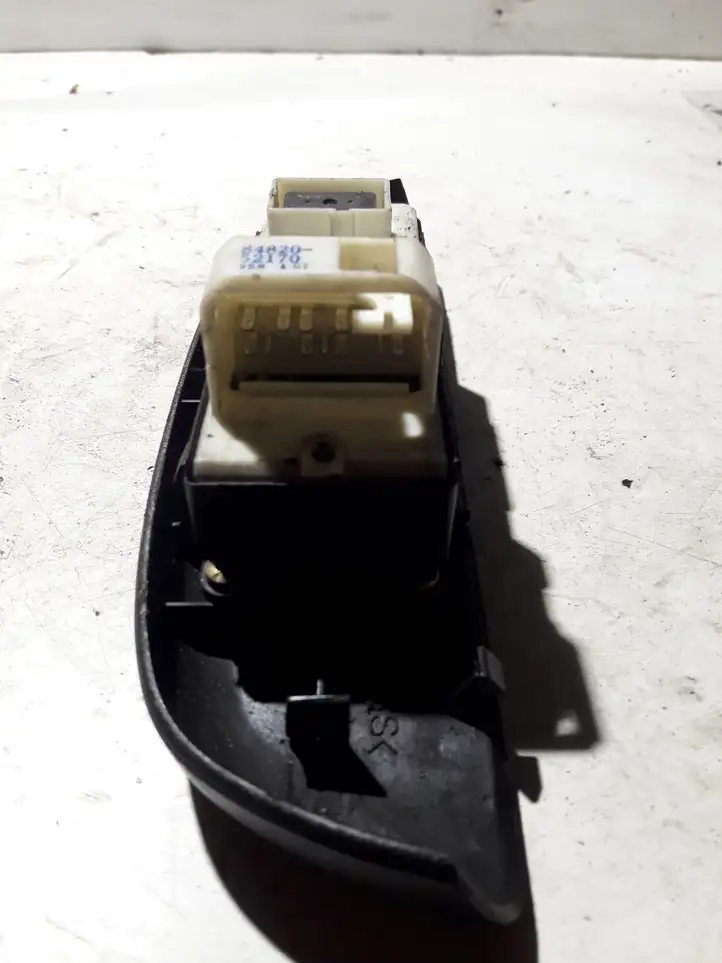 Toyota Yaris Verso (1999 - 2005) 8482052170 Блок кнопок стеклоподъемников — фото 3