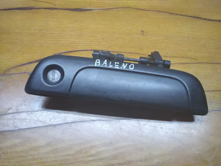 Suzuki Baleno EG (1995 - 2002) Наружная ручка двери — фото 1