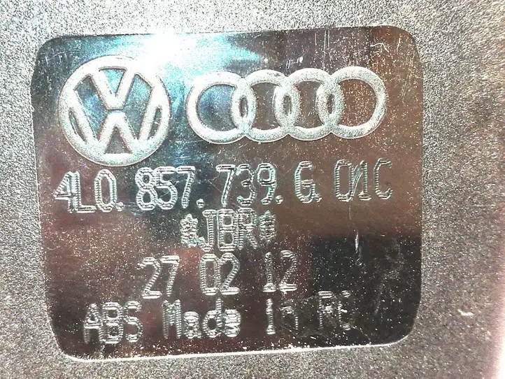 Audi Q7 4L (2009 - 2015) 4L0857739G Задний средний замок ремня — фото 4