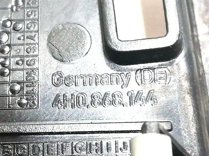 Audi A8 S8 D4 4H (2010 - 2014) 4H0868144 Накладка бокового динамика — фото 2