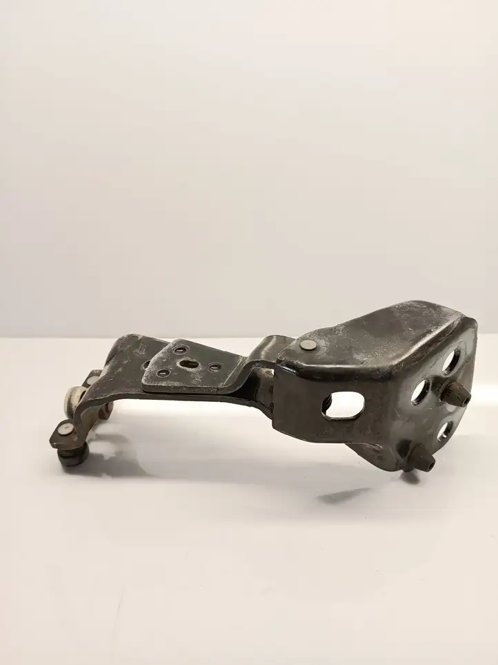 Ford Focus Grand C-MAX (2010 - 2019) AM51U26800AJ Средняя направляющая ролика раздвижной двери — фото 3
