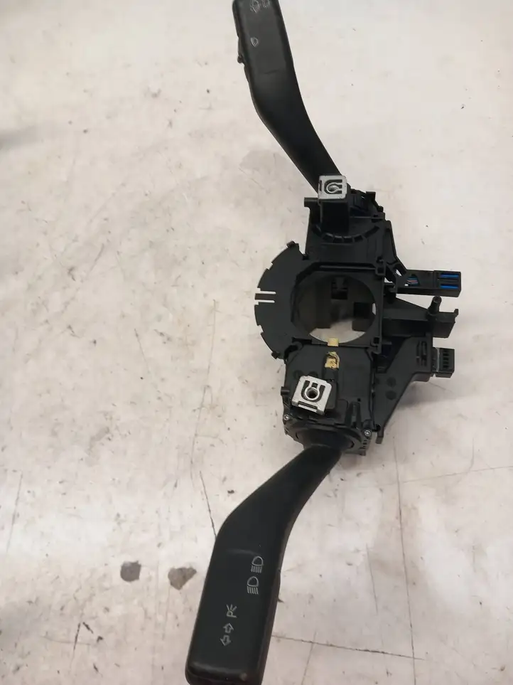 Volkswagen Golf V (2003 - 2009) 1K0953513 Подрулевой переключатель — фото 1
