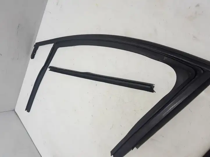 Dacia Jogger (2022 - )  803314014R Уплотнительная резина передней двери (на кузове)