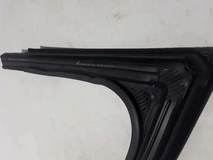 Dacia Jogger (2022 - )  803314014R Уплотнительная резина передней двери (на кузове)